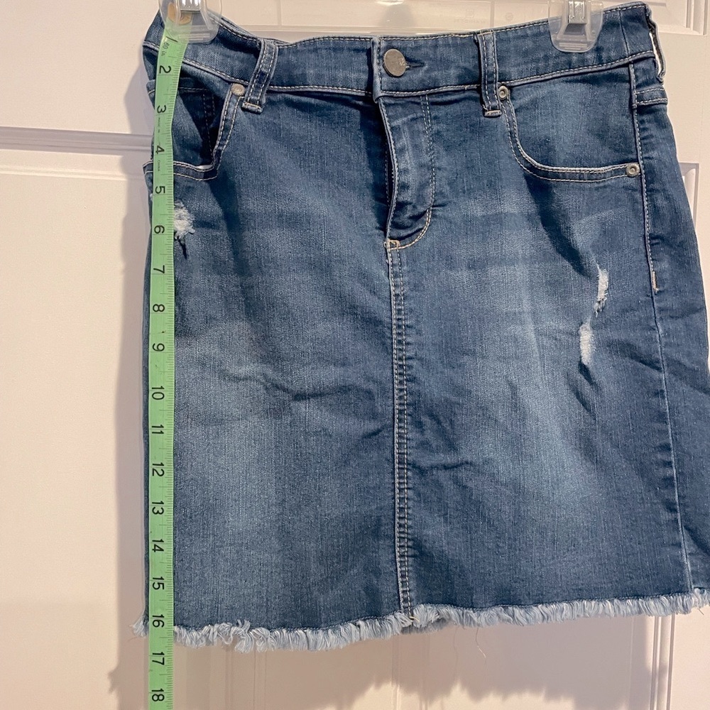 New York & Company frayed Denim skirt